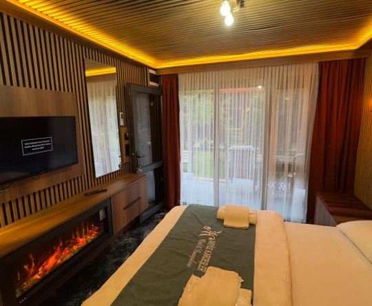 2 Kişilik Deluxe Bungalov (klimalı ve Şömineli)